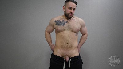 TheGuySite – Big Pec Russian Max